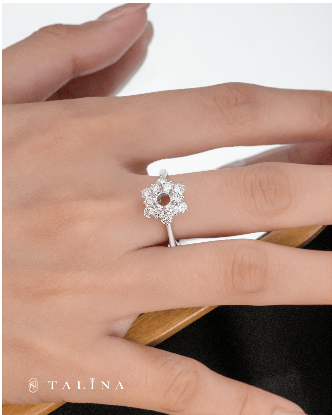Fiore Halo Ring (0.4ct Round)